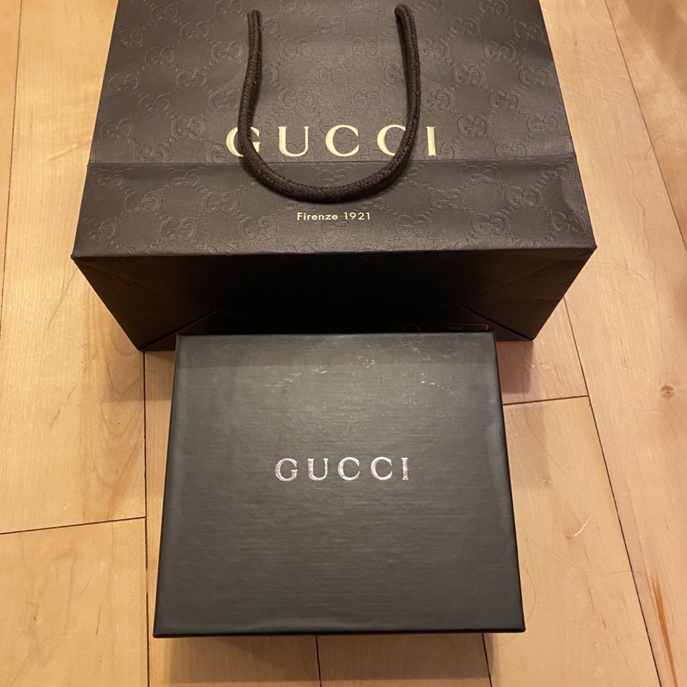 Gucci - Picture 2 of 6